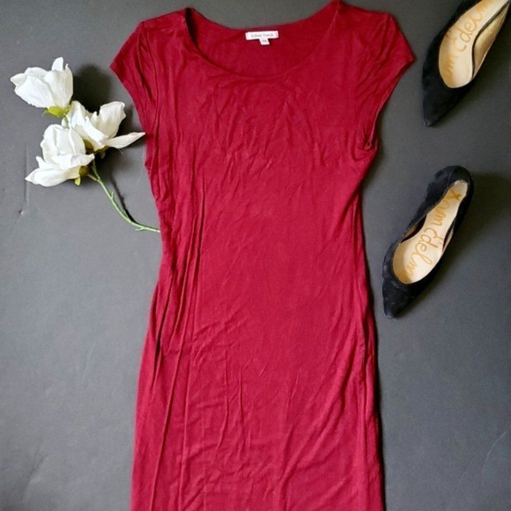 Velvet
Torch Red Tight Fitting Dress